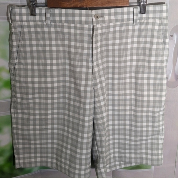 Nike Golf Dri-Fit Men's Golf Shorts Size 34 Grey & White Checkered Short‎ Pants - Picture 1 of 8